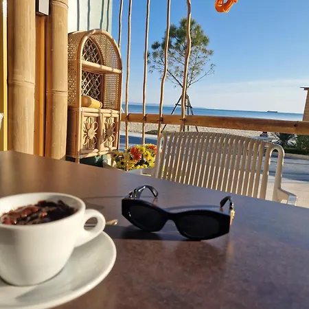 Albion Sea View * دراس